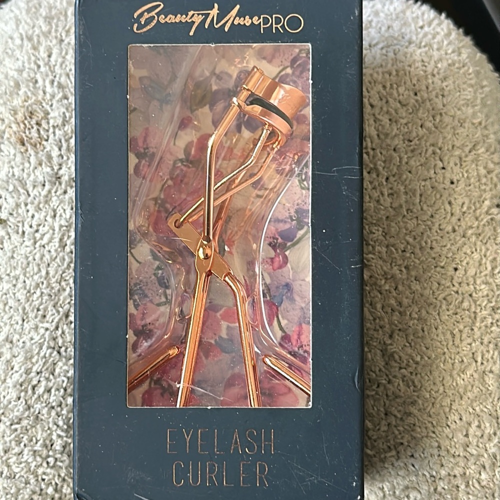 NIB Nanette Lepore Rose Gold Lash Eyelash Curler